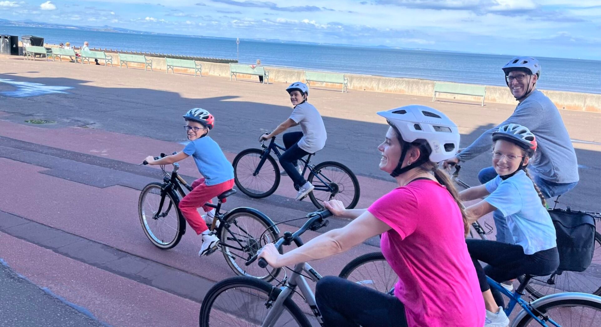 Family cycle along Portobello Prom with a wee pedal cycle tour