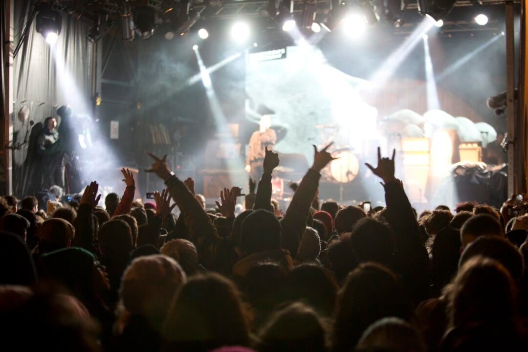 Hogmanay, live music