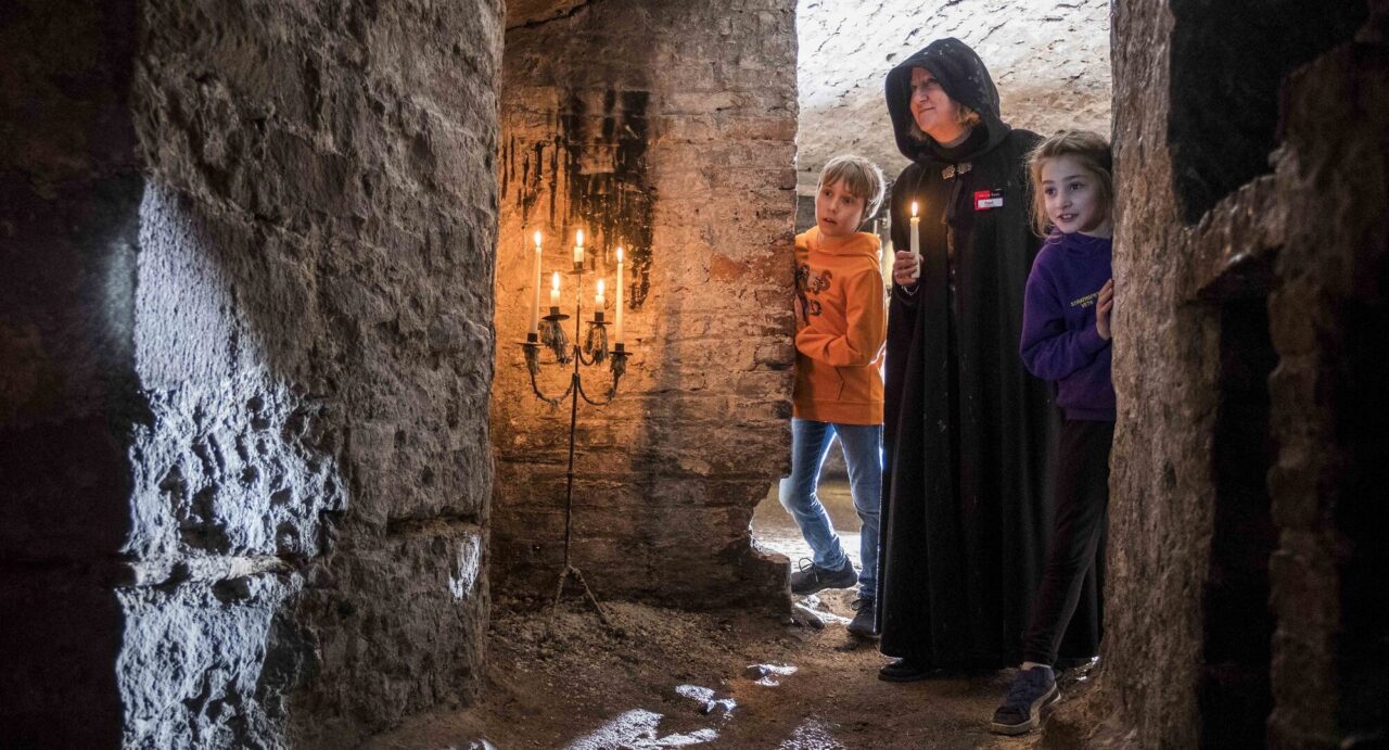 Mercat Tours, Family