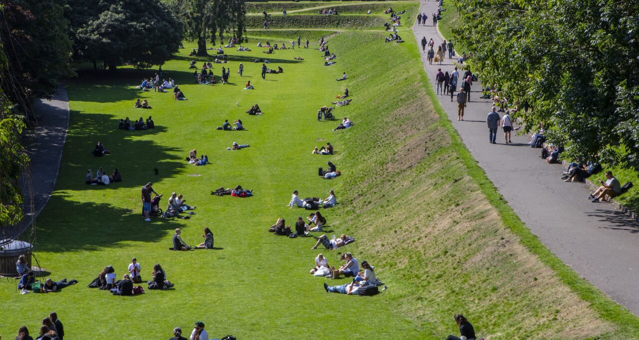 Princes Street Gardens, Sunbathers