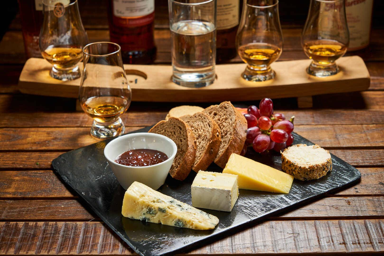 Cheese platter with whisky tasting ,© The Scotch Whisky Experience