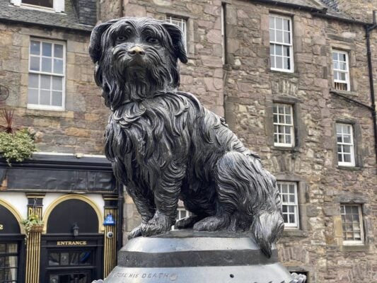 Close up of Greyfriars Bobby Statue